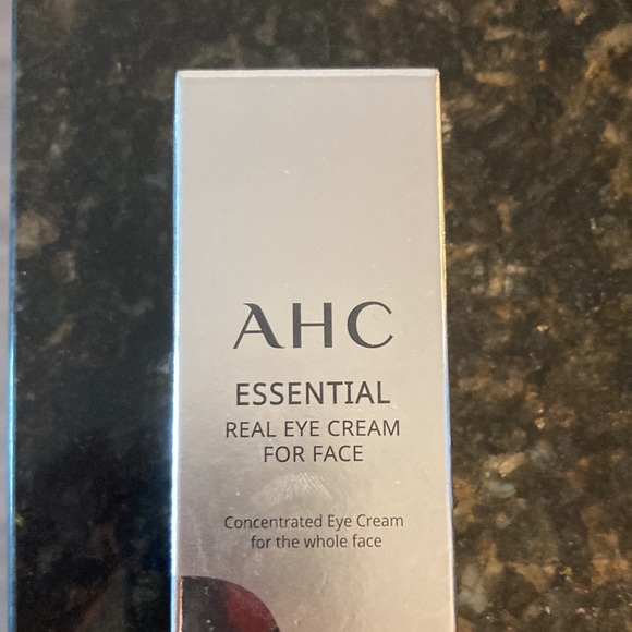 AHC Essential Real Eye Cream for Face 30ml/1 fl oz— BRAND NEW/Sealed! - Picture 2 of 8